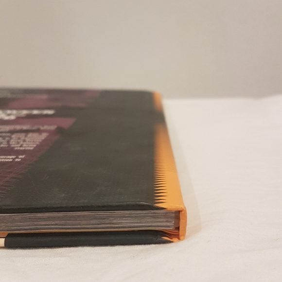 DC Wonder Woman Comics: Earth One Volume 1 - Picture 5 of 6